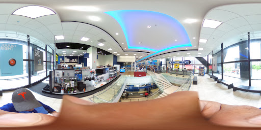 Electronics Store «Best Buy», reviews and photos, 875 N Michigan Ave, Chicago, IL 60611, USA