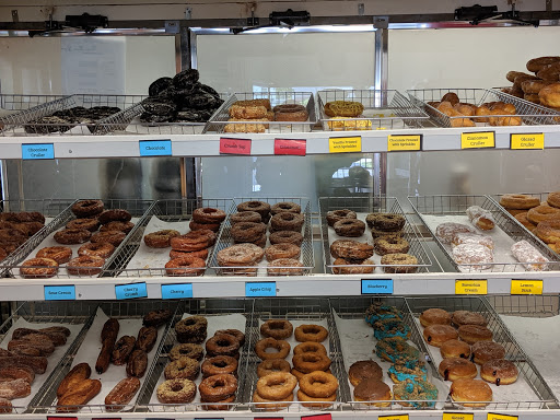 Bakery «Beach Donut Shop», reviews and photos, 344 E Main St, Clinton, CT 06413, USA