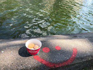 Photo n°4 de Pick'n'mix Little Moons à Paris ()