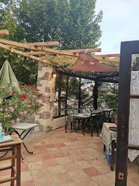 Atmosphère du Restaurant de spécialités provençales La Guinguette Gaudoise à La Gaude - n°5