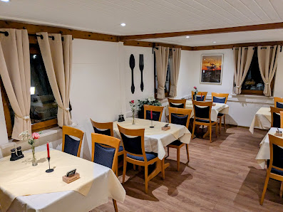 Restaurant Waldhaus 21 - Hundehütte Am Zwölfmannsgarten 0, 67373 Dudenhofen, Deutschland
