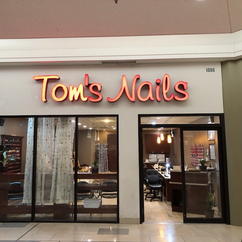 Tom's Nails