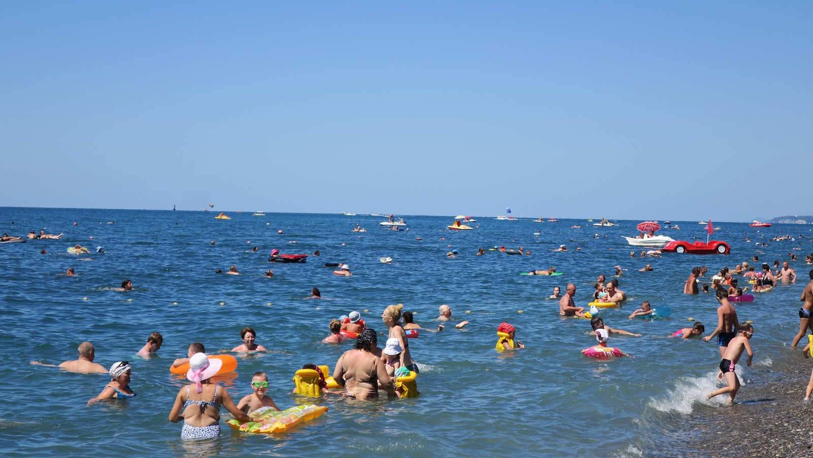 Fotografie cu Bagration beach - locul popular printre cunoscătorii de relaxare