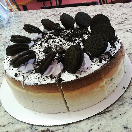 Bakery «The Cake House of Melbourne Bakery», reviews and photos, 1898 N Wickham Rd, Melbourne, FL 32935, USA