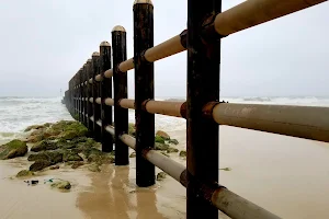 شاطئ الحافة image