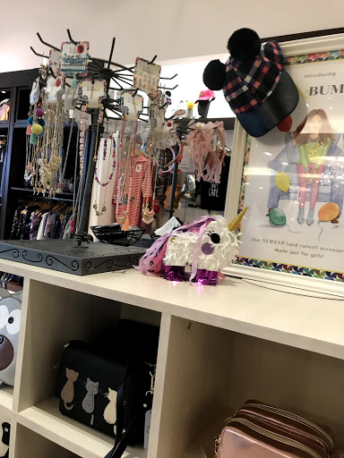 Fashion Accessories Store «Charming Charlie», reviews and photos, 5175 Deerfield Blvd, Mason, OH 45040, USA