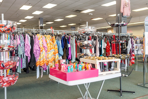 Discount Store «Discount Fashion Warehouse Dublin», reviews and photos, 6599 Dublin Center Dr, Dublin, OH 43017, USA