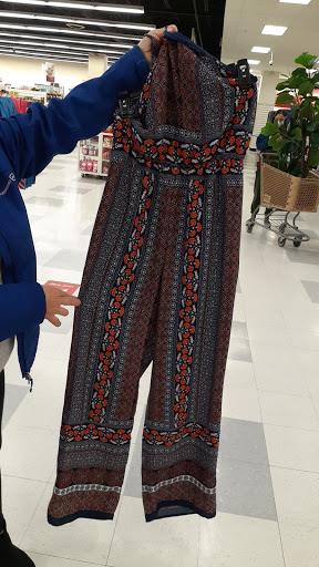 Department Store «T.J. Maxx & HomeGoods», reviews and photos, 7 Neponset St, Worcester, MA 01606, USA