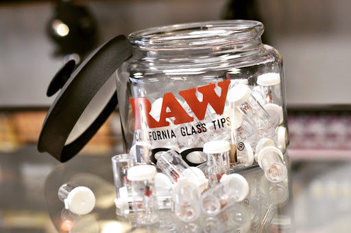 Tobacco Shop «Kazzaz Smoke Shop», reviews and photos, 6355 W Montrose Ave, Chicago, IL 60634, USA