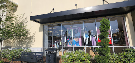 Clothing Store «F21 RED», reviews and photos, 620 Centerview Blvd, Kissimmee, FL 34741, USA