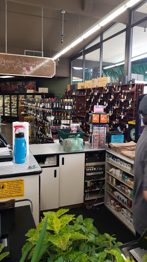 Grocery Store «Red Apple Markets», reviews and photos, 310 W Manson Hwy, Chelan, WA 98816, USA