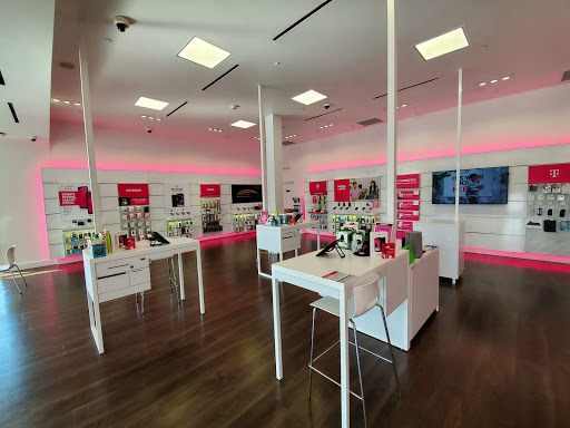 Cell Phone Store «T-Mobile», reviews and photos, 1171 NW Sammamish Rd, Issaquah, WA 98027, USA