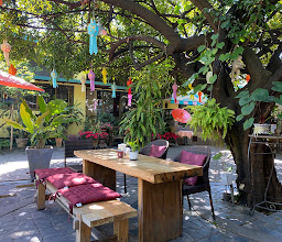 ชั้น ๑ คาเฟ่ แอน เบ๊ดส์ (Chan Neung Cafe & Beds) , ชั้น 1 คาเฟ่ , ชั้นหนึ่งคาเฟ่ photo