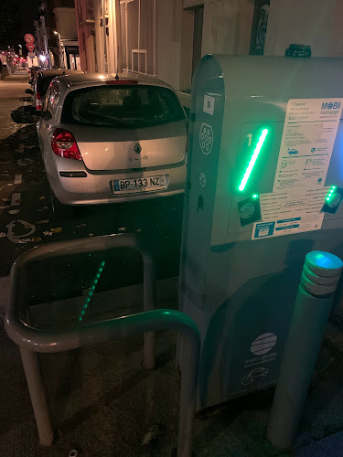 Borne de recharge de véhicules électriques Alizé Liberté Charging Station Rouen