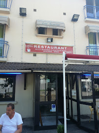 Extérieur du Restaurant Hotel Les Acacias de Ratabizet à Genas - n°6