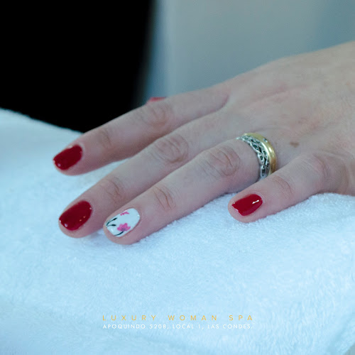 Luxury Woman Spa. Salon Manicure, pedicure y peluqueria - Centro de estética