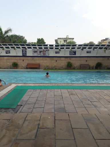 Aqua Float Swimming Pool