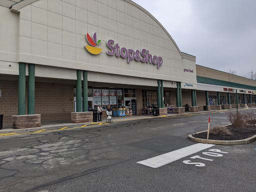 Grocery Store «Stop & Shop», reviews and photos, 625 Paterson Ave, Carlstadt, NJ 07072, USA