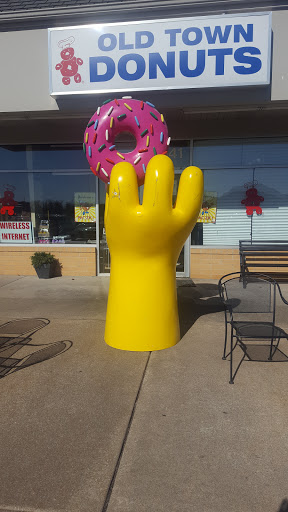 Donut Shop «Old Town Donut Shop», reviews and photos, 3941 Mid Rivers Mall Dr, St Peters, MO 63376, USA