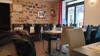 Atmosphère du Restaurant Chez Olive à Saint-Julien-Chapteuil - n°1