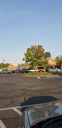 Shopping Mall «Timberhill Shopping Center», reviews and photos, 2359 NW Kings Blvd, Corvallis, OR 97330, USA