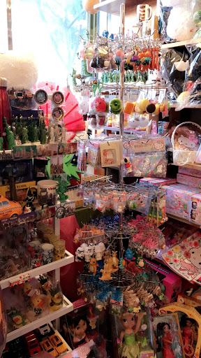 V Gift Shop, 461 6th Ave, New York, NY 10011, USA, 