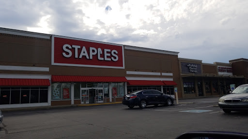 Office Supply Store «Staples», reviews and photos, 3058 Bardstown Rd, Louisville, KY 40205, USA