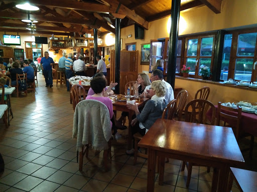 Información y opiniones sobre Cafeteria-Restaurante La Piscina de Navia