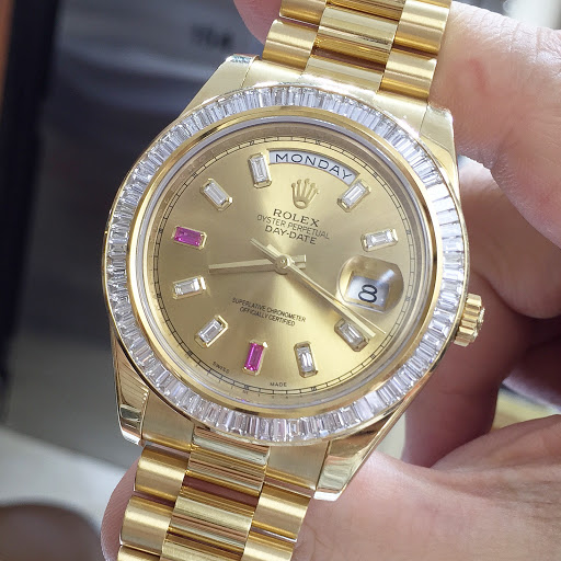 Watch Store «Diamond Club Jewelry Store Miami, Used Rolex Watches Miami», reviews and photos, 36 NE 1st St #154, Miami, FL 33132, USA