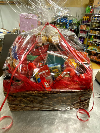 Grocery Store «P&M Orange Street Market», reviews and photos, 721 Orange St, New Haven, CT 06511, USA