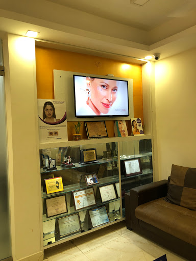 Skination: Skin & Hair Clinic - Best Skin Specialist Delhi | Best Dermatologist | PRP in hairloss | Laser Hair Reduction | Acne Treatment | Pigmentation Treatment
