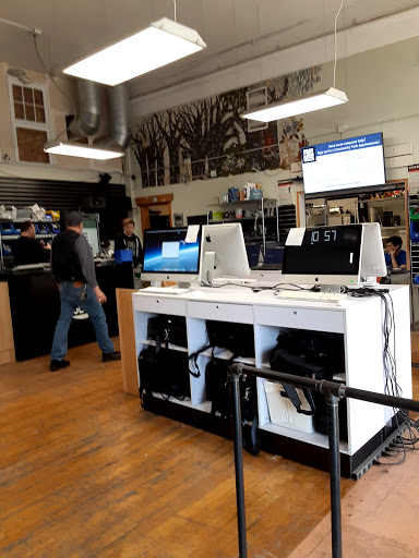 Non-Profit Organization «Free Geek Thrift Store», reviews and photos, 1731 SE 10th Ave, Portland, OR 97214, USA