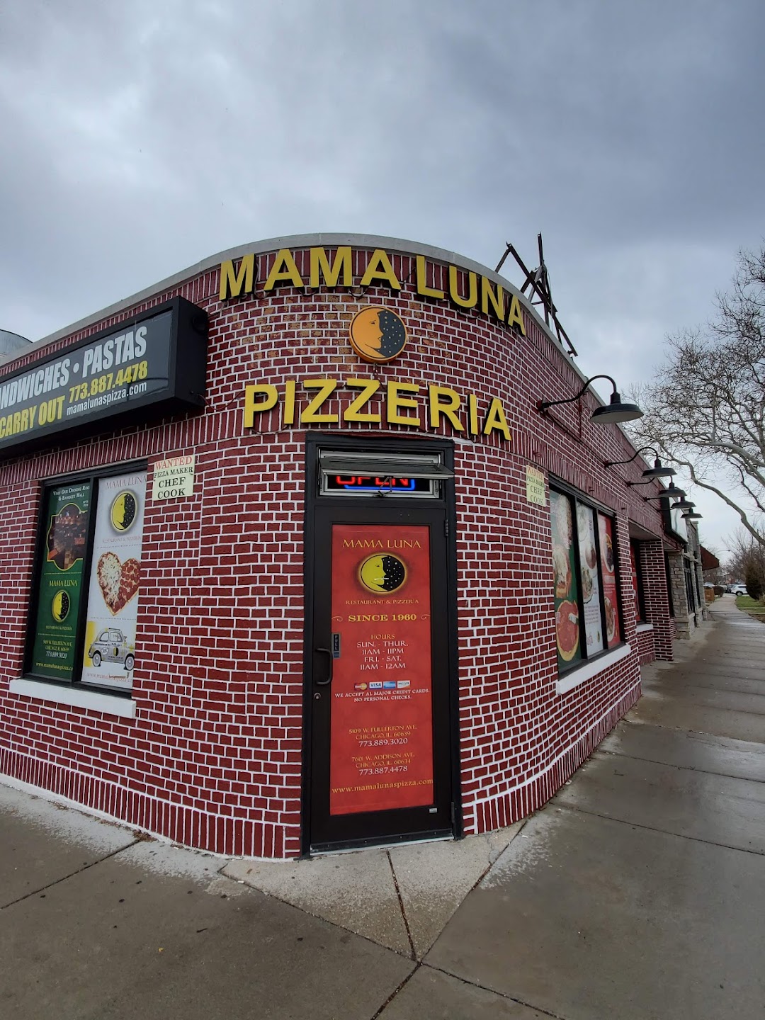 Mama Lunas Restaurant & Pizzeria