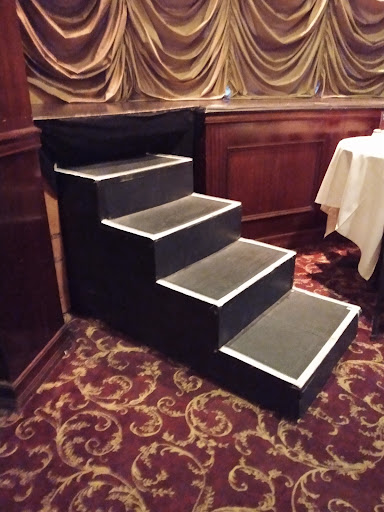 Dinner Theater «Candlelight Pavilion Fine Dining and Musical Theater», reviews and photos, 455 W Foothill Blvd, Claremont, CA 91711, USA