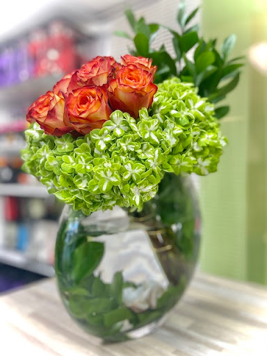 Florist «More Than Flowers», reviews and photos, 109 SE 2nd St, Miami, FL 33131, USA