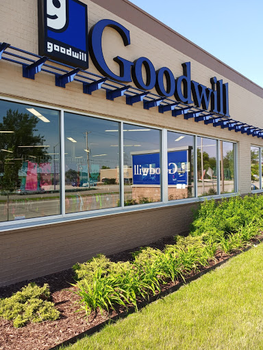 Non-Profit Organization «Goodwill Store & Donation Center», reviews and photos, 10909 W Oklahoma Ave, West Allis, WI 53227, USA