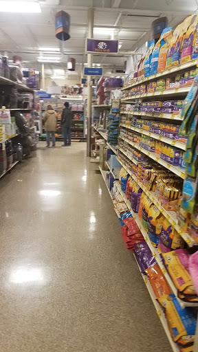 Pet Supply Store «PetSmart», reviews and photos, 1521 Golden Gate Plaza, Mayfield Heights, OH 44124, USA
