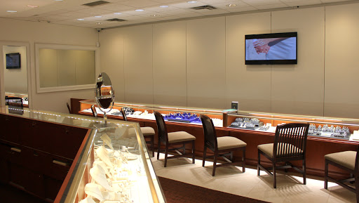 Jewelry Store «Henne Jewelers», reviews and photos, 5501 Walnut St, Pittsburgh, PA 15232, USA