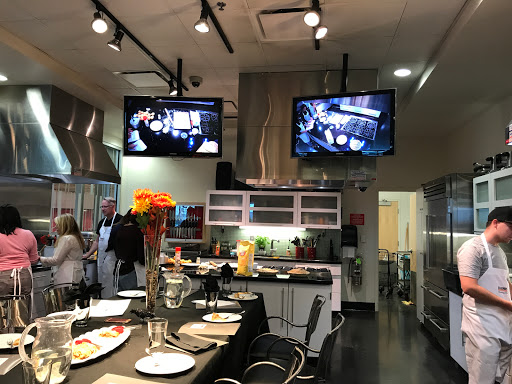 Grocery Store «Harmons Grocery», reviews and photos, 200 Station Pkwy, Farmington, UT 84025, USA