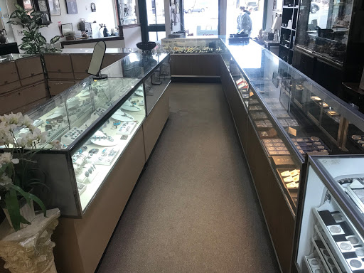 Jewelry Store «Good Ole Toms», reviews and photos, 1100 Main St, East Hartford, CT 06108, USA