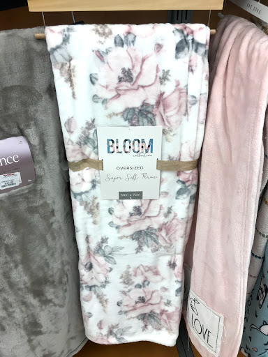 Department Store «T.J. Maxx», reviews and photos, 7250 W Dempster St, Morton Grove, IL 60053, USA