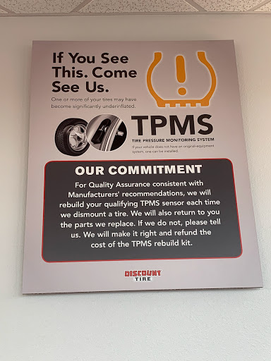 Tire Shop «Discount Tire Store - Brentwood, TN», reviews and photos, 7135 Bakers Bridge Ave, Brentwood, TN 37027, USA