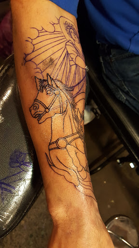 Tattoo Shop «The Mercy Seat», reviews and photos, 210 E 16th St, Kansas City, MO 64108, USA