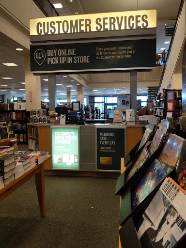 Book Store «Barnes & Noble Booksellers Clackamas Town Ctr Mall», reviews and photos, 12000 SE 82nd Ave, Portland, OR 97086, USA