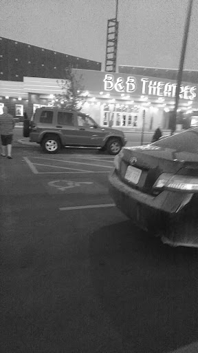 Movie Theater «B&B Theatres Shawnee 18», reviews and photos, 16301 Midland Dr, Shawnee, KS 66217, USA