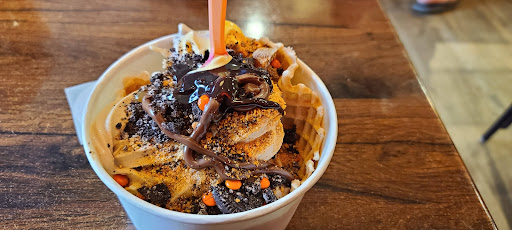 Frozen Yogurt Shop «The Pump House Frozen Yogurt Bar - Grand Rapids», reviews and photos, 2090 Celebration Dr NE #120, Grand Rapids, MI 49525, USA