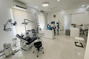 Dr Swati Gupta, MDS Endodontics, 32 Happy Teeth - Dentist | Dental Clinic image