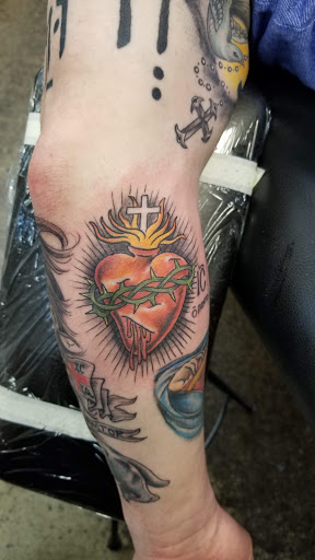 Tattoo Shop «Bulldog Tattoo Parlor», reviews and photos, 3530 Martin Way E, Olympia, WA 98506, USA