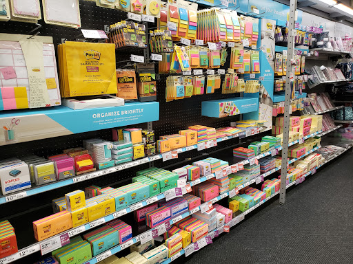 Office Supply Store «Staples», reviews and photos, 2950 Belcrest Center Dr, Hyattsville, MD 20782, USA