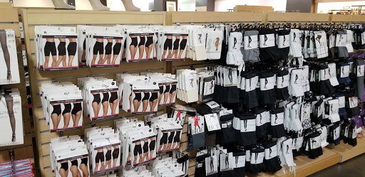 Shoe Store «DSW Designer Shoe Warehouse», reviews and photos, 139 Flatbush Ave, Brooklyn, NY 11217, USA